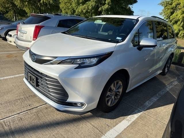 2023 Toyota Sienna XLE — Minivan — 46,970 mi — Jersey Village, TX