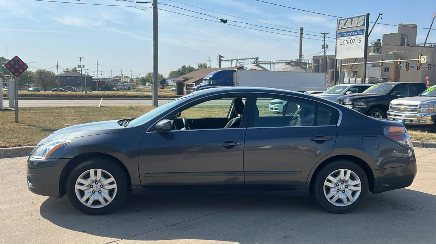 2011 Nissan Altima 2.5 S — Sedan — 125,710 mi — Des Moines, IA