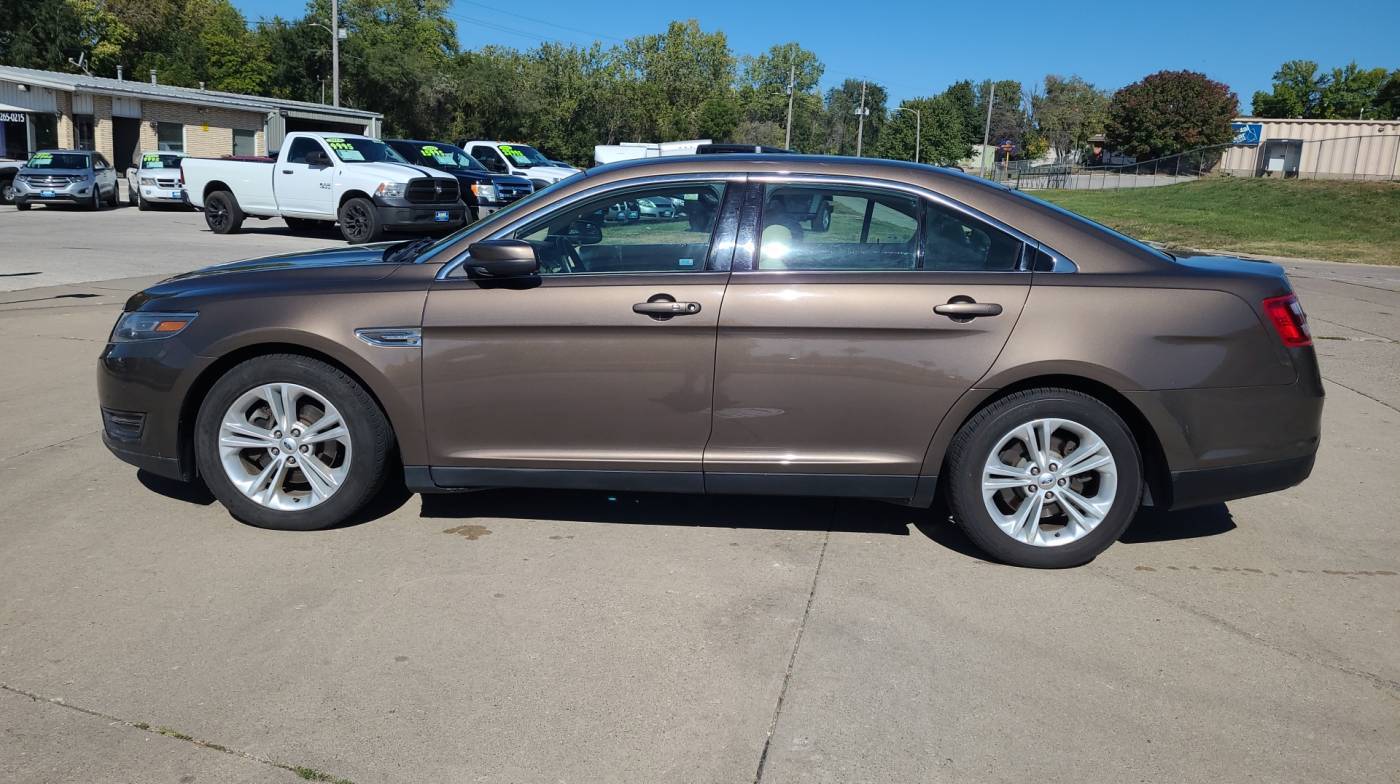 2015 Ford Taurus SEL — Sedan — 97,054 mi — Des Moines, IA