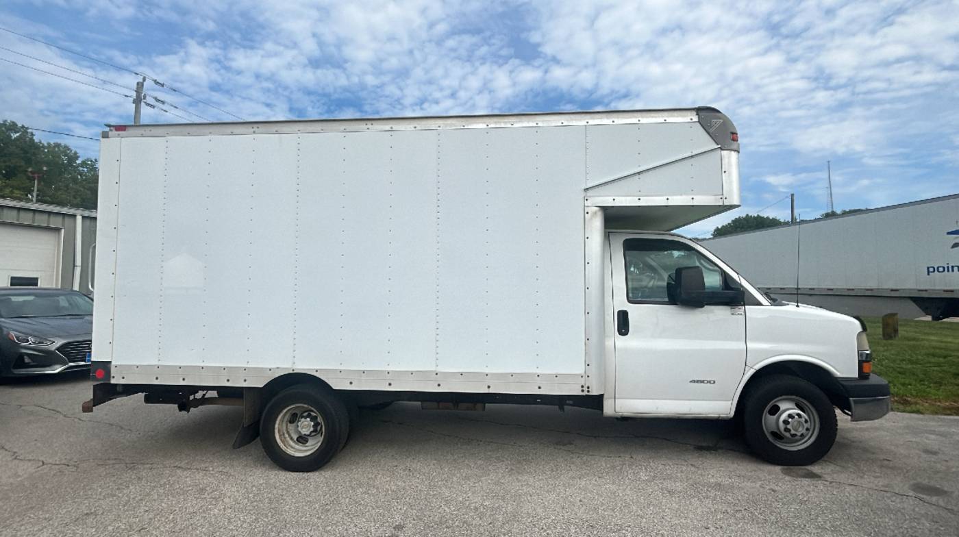 2013 Chevrolet Express Commercial Cutaway 4500 — Chassis Cab Truck — 267,693 mi — Des Moines, IA