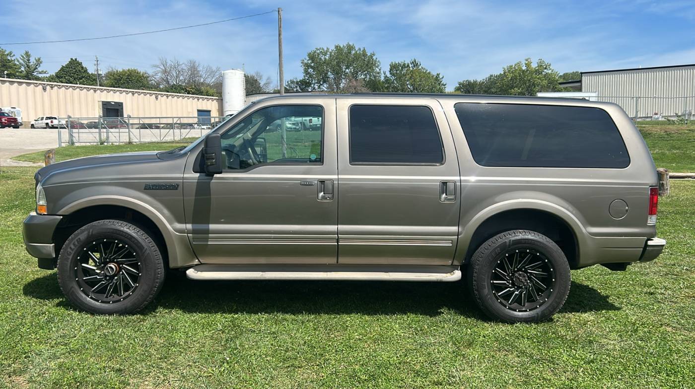 2004 Ford Excursion Eddie Bauer — SUV — 194,072 mi — Des Moines, IA
