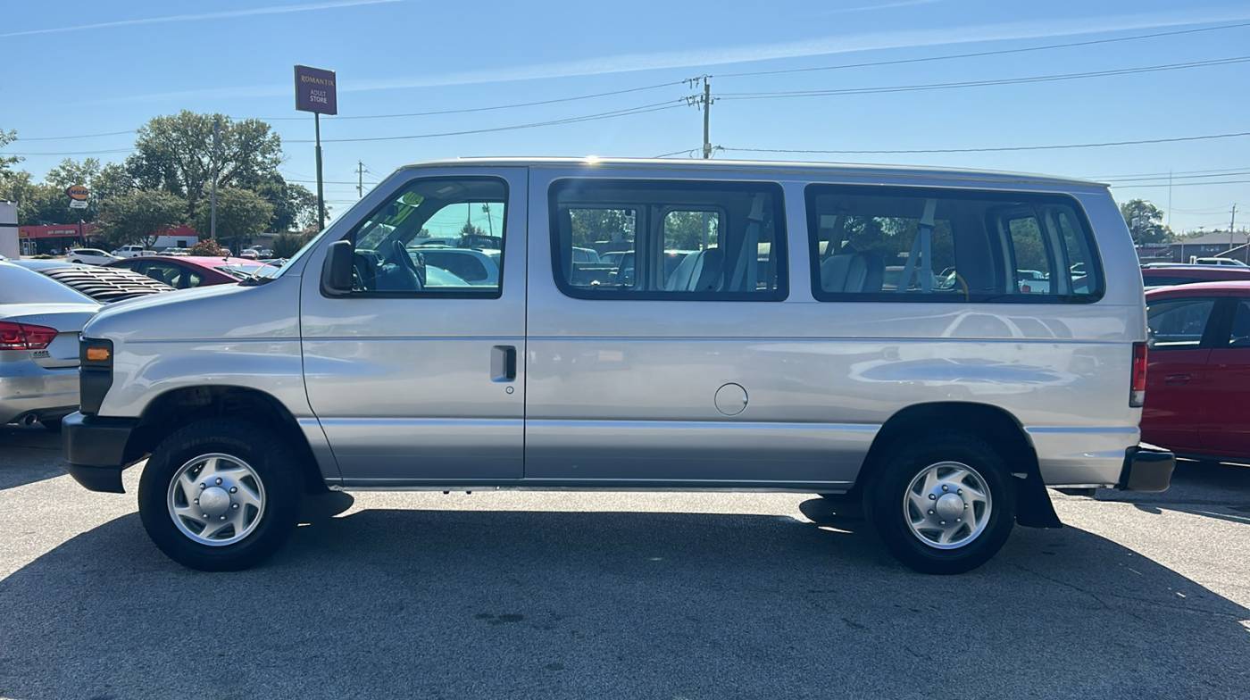 2011 Ford Econoline Wagon E-150 XL — Passenger Van — 96,907 mi — Des Moines, IA