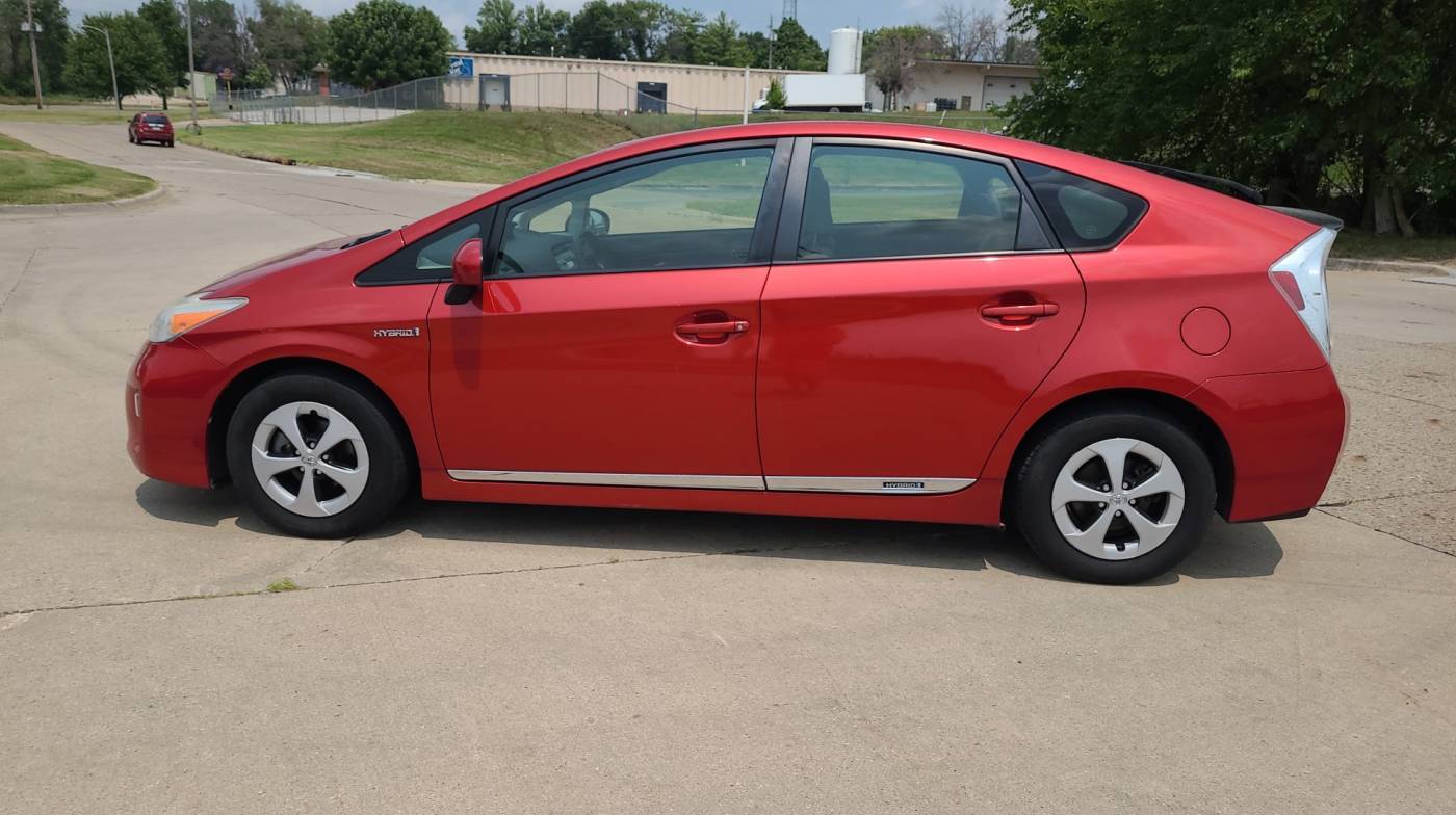 2012 Toyota Prius One — Sedan — 134,491 mi — Des Moines, IA