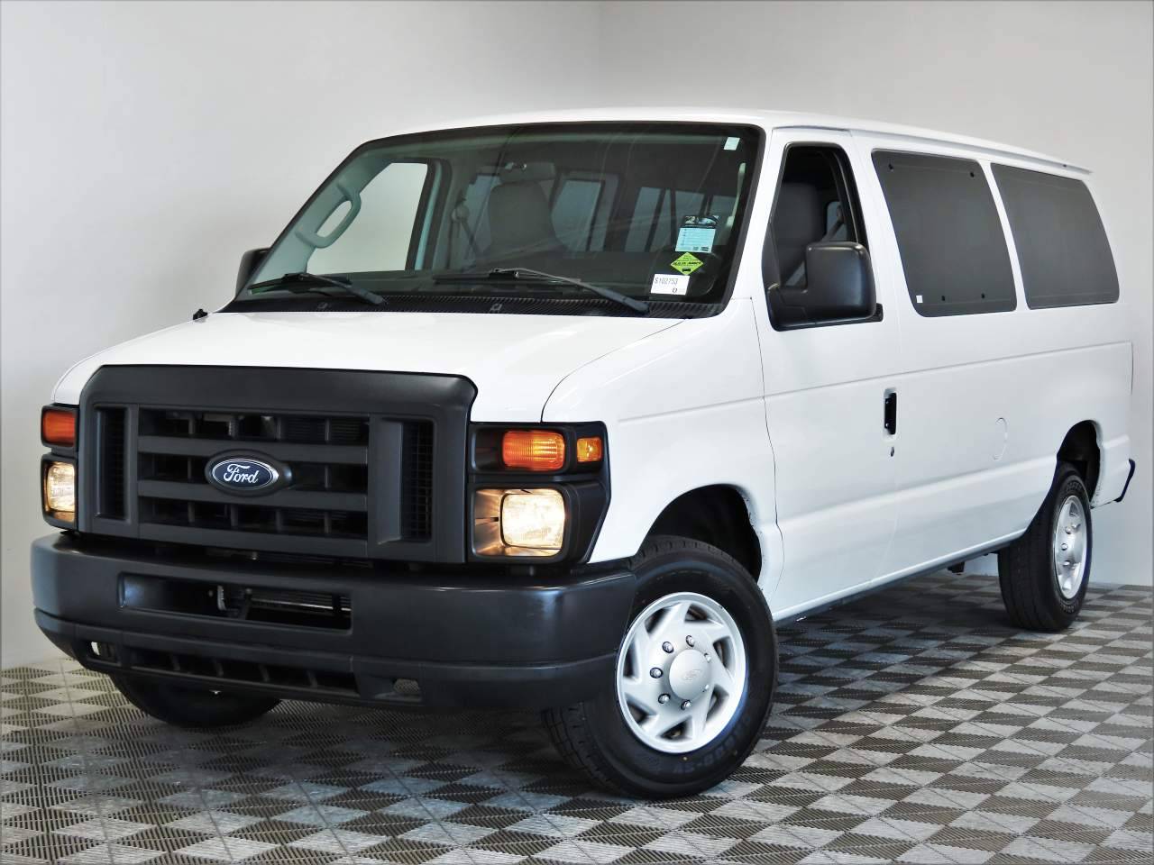 2013 Ford Econoline Wagon E-350 Super Duty XL — Passenger Van — 64,912 mi — Scottsdale, AZ