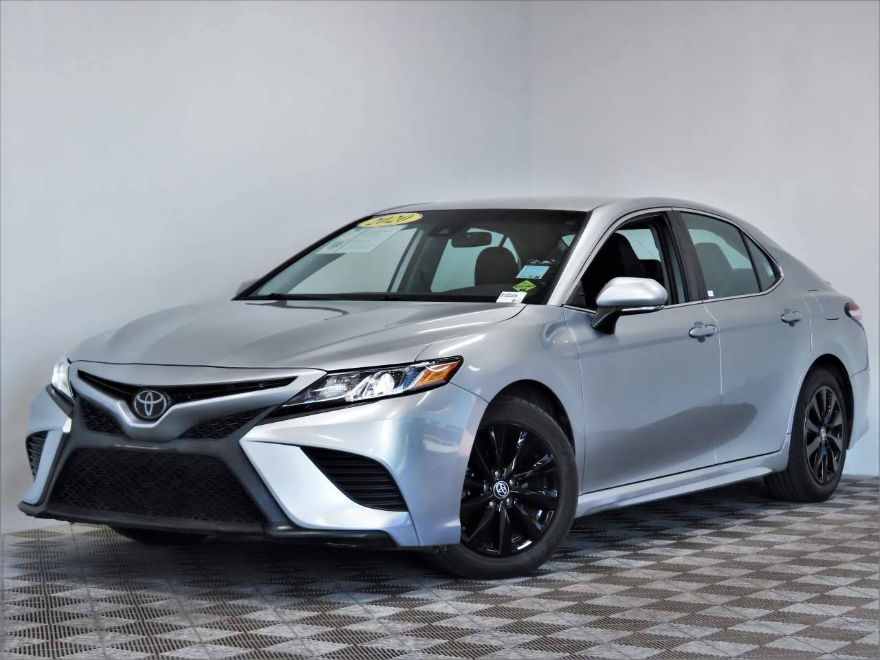 2020 Toyota Camry SE — Sedan — 63,559 mi — Scottsdale, AZ