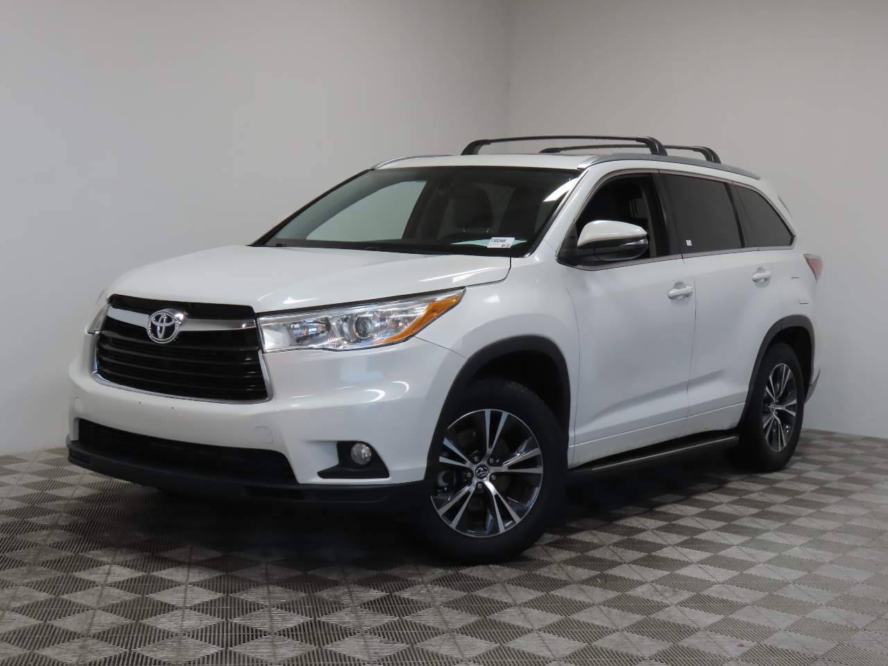 2016 Toyota Highlander XLE — SUV — 58,956 mi — Scottsdale, AZ