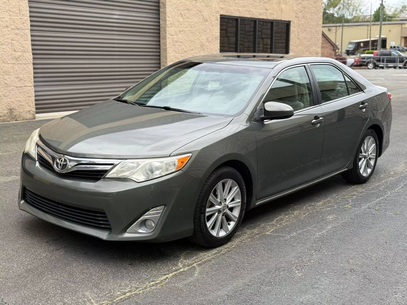 2014 Toyota Camry SE V6 — Sedan — 183,258 mi — Alpharetta, GA