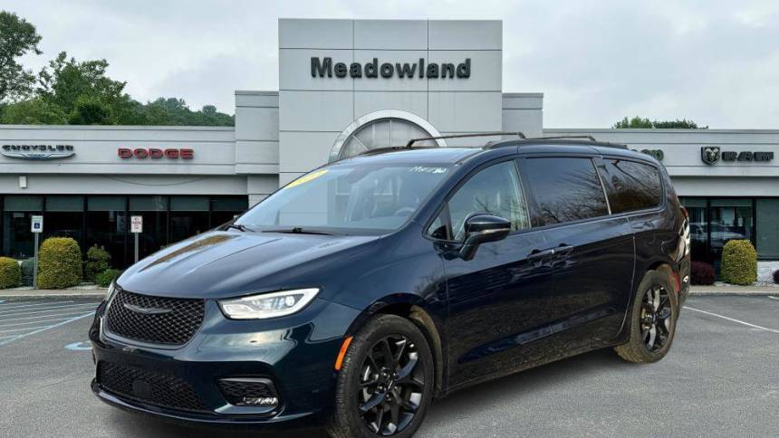 2022 Chrysler Pacifica Limited — Minivan — 41,857 mi — Carmel, NY