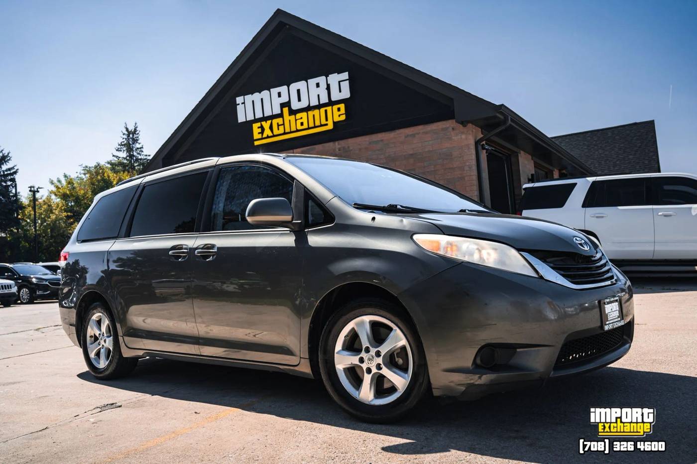 2011 Toyota Sienna LE — Minivan — 327,063 mi — Mokena, IL