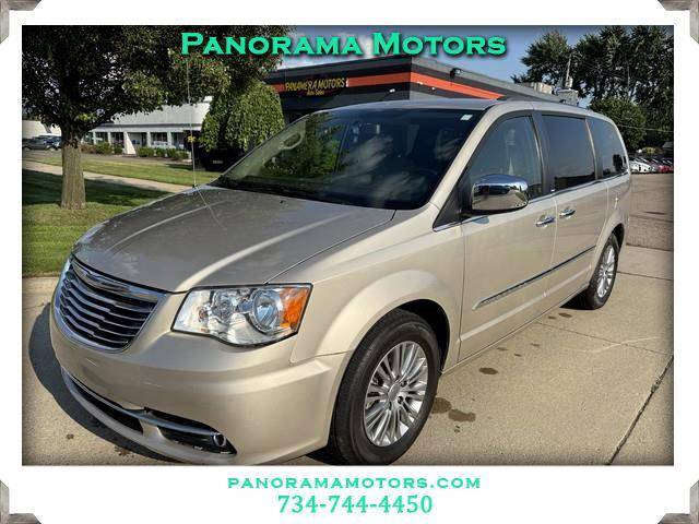 2013 Chrysler Town & Country Touring-L — Minivan — 58,712 mi — Livonia, MI