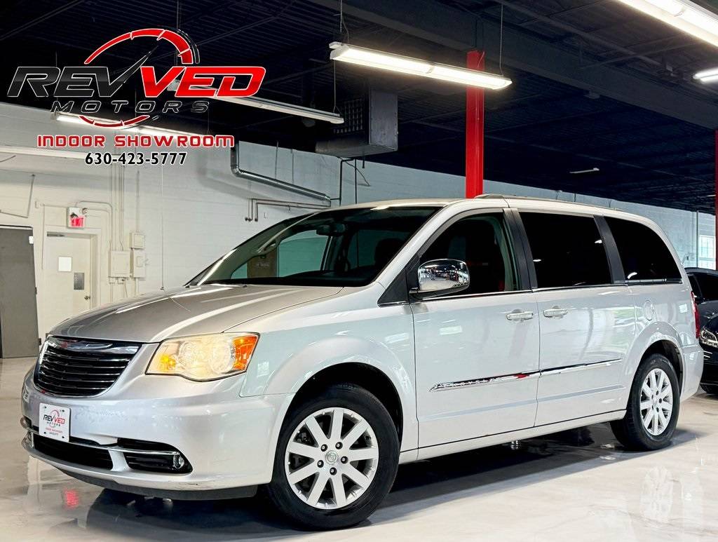 2012 Chrysler Town & Country Touring-L — Minivan — 138,995 mi — Addison, IL