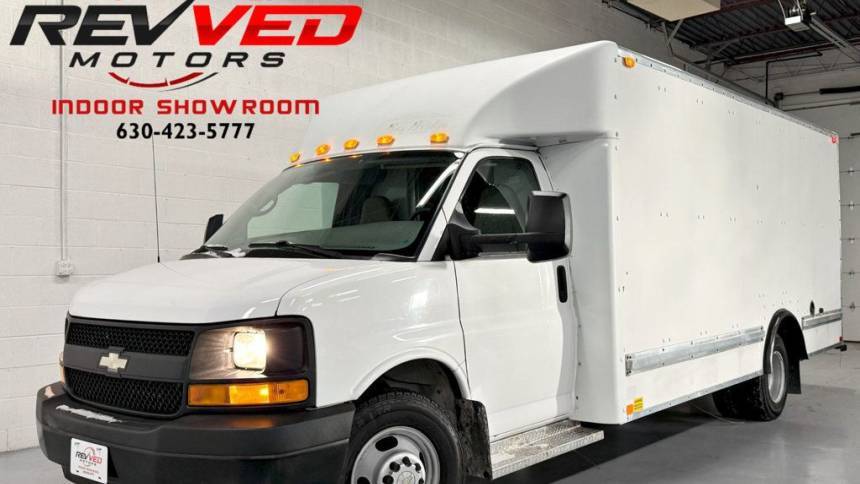 2009 Chevrolet Express Commercial Cutaway 3500 Work Van — Chassis Cab Truck — 27,627 mi — Addison, IL