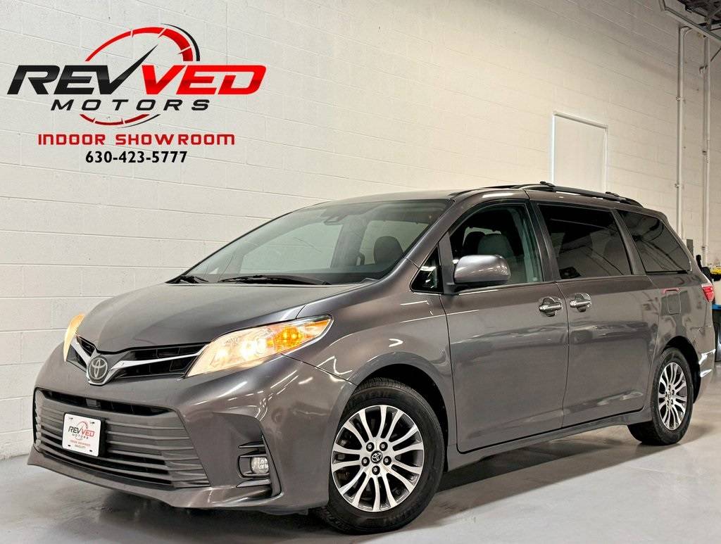 2019 Toyota Sienna XLE — Minivan — 118,688 mi — Addison, IL