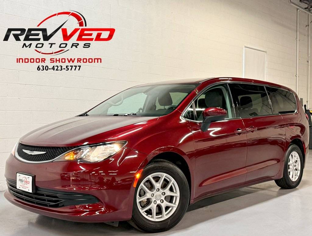 2017 Chrysler Pacifica Touring — Minivan — 95,546 mi — Addison, IL