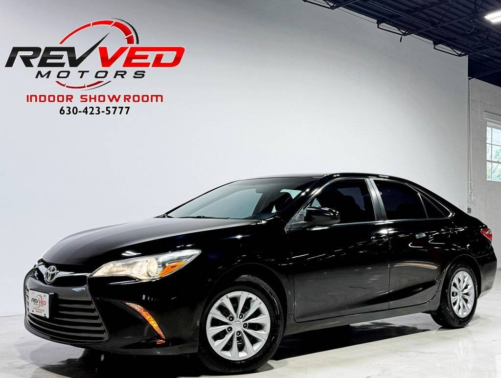 2016 Toyota Camry LE — Sedan — 129,316 mi — Addison, IL
