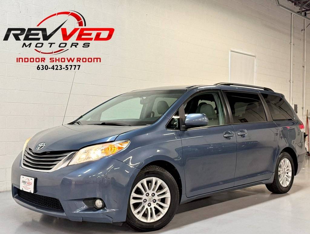 2014 Toyota Sienna XLE — Minivan — 172,486 mi — Addison, IL