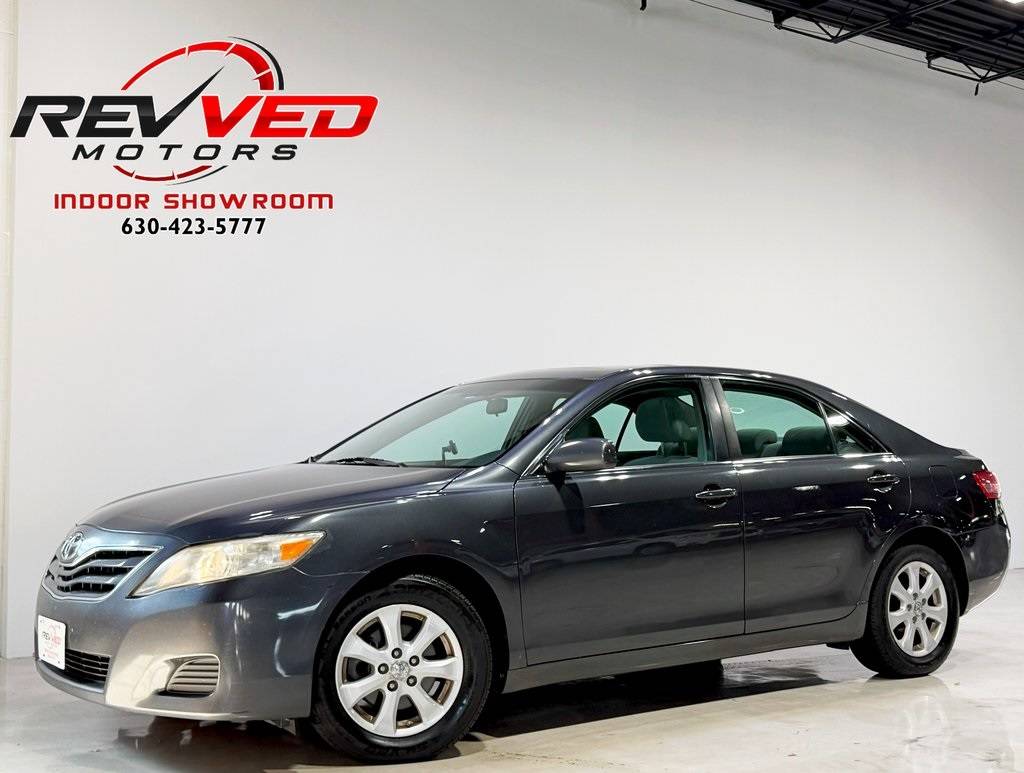 2011 Toyota Camry LE V6 — Sedan — 183,054 mi — Addison, IL
