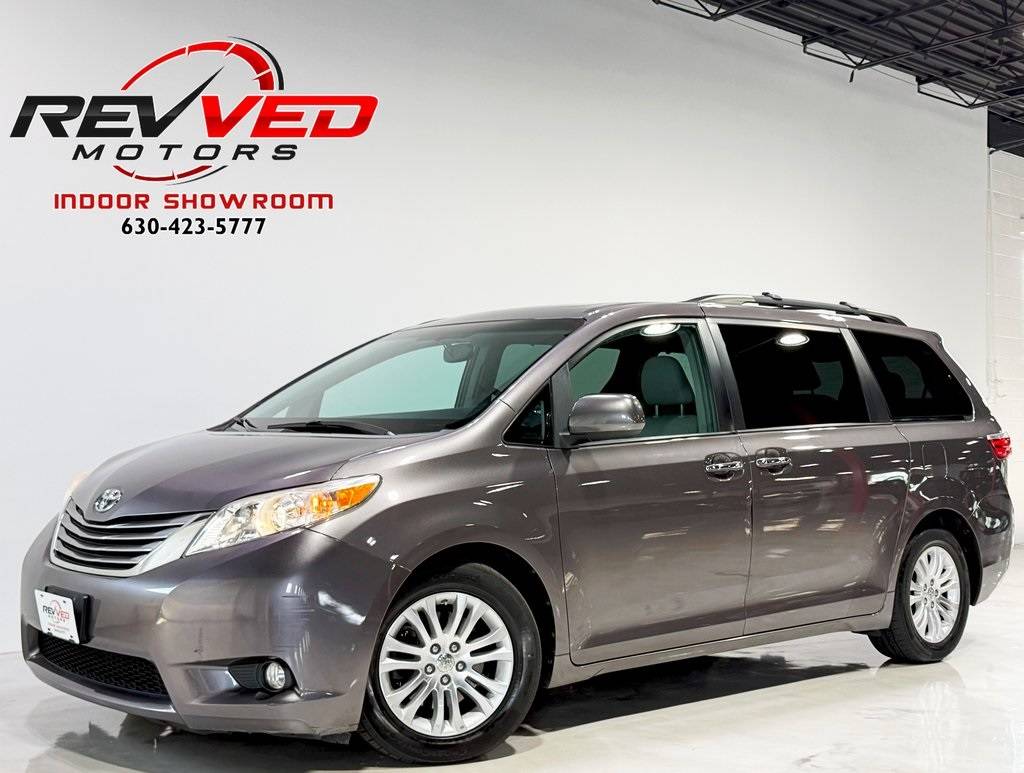 2015 Toyota Sienna XLE — Minivan — 162,508 mi — Addison, IL