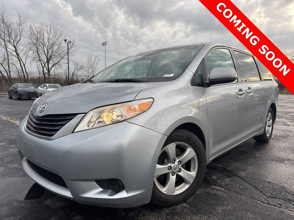 2011 Toyota Sienna LE — Minivan — 129,983 mi — Addison, IL