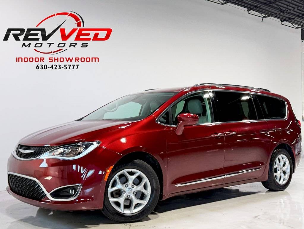 2018 Chrysler Pacifica Touring L Plus — Minivan — 63,976 mi — Addison, IL