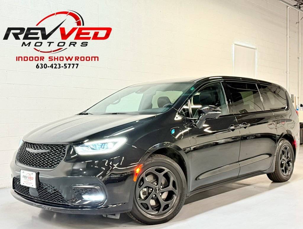 2022 Chrysler Pacifica Hybrid Limited — Minivan — 50,411 mi — Addison, IL