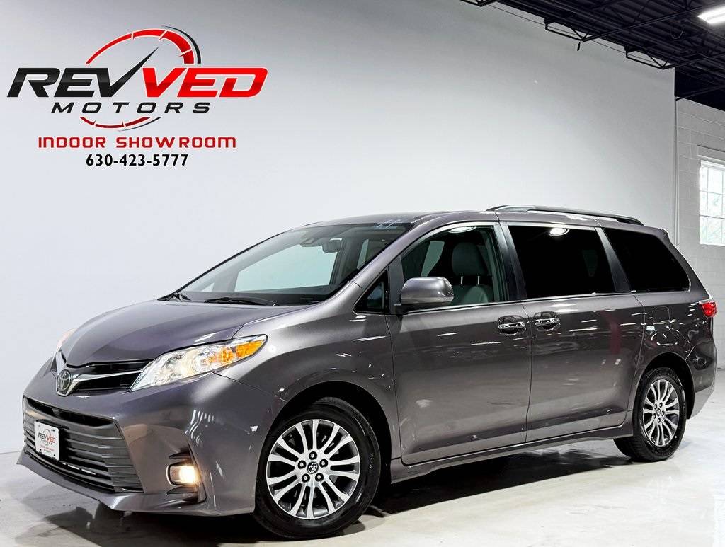 2019 Toyota Sienna XLE — Minivan — 124,487 mi — Addison, IL