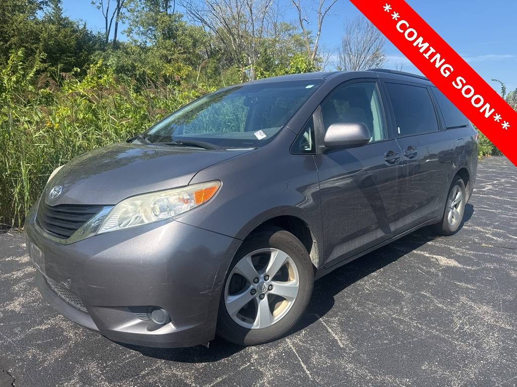 2011 Toyota Sienna Base — Minivan — 159,786 mi — Addison, IL