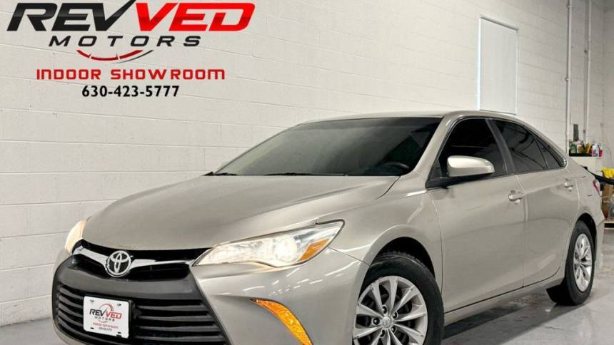 2016 Toyota Camry Hybrid LE — Sedan — 108,806 mi — Addison, IL