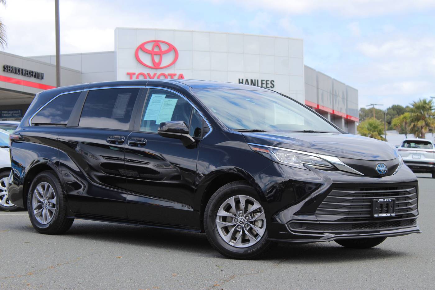 2023 Toyota Sienna LE — Minivan — 26,300 mi — Richmond, CA