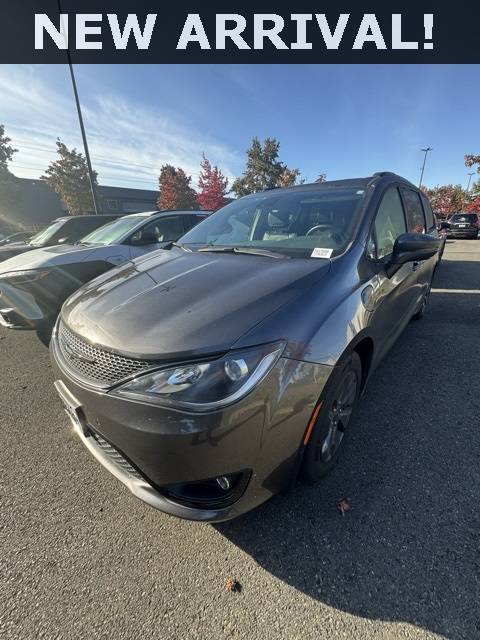 2020 Chrysler Pacifica Hybrid Limited — Minivan — 58,839 mi — Renton, WA