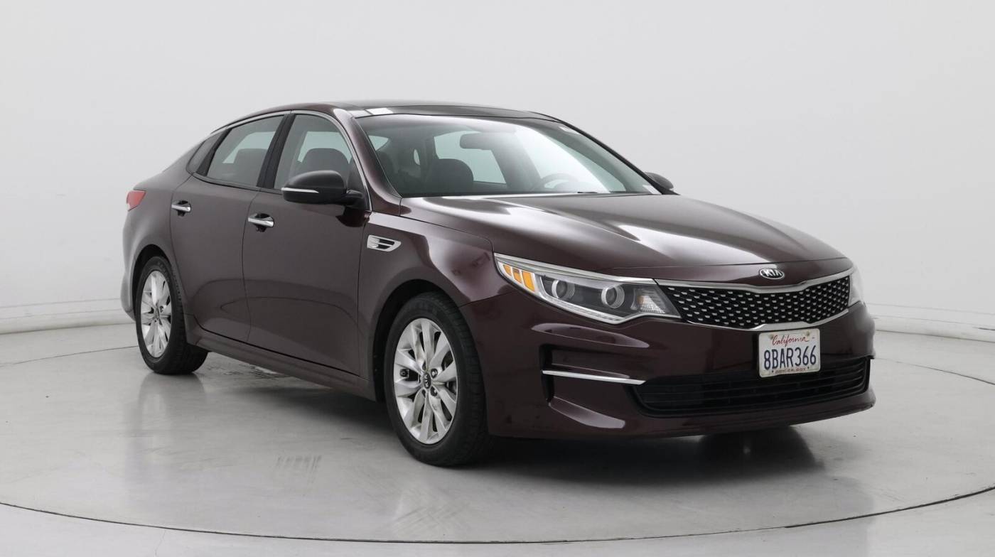 2016 Kia Optima EX — Sedan — 105,345 mi — Bakersfield, CA