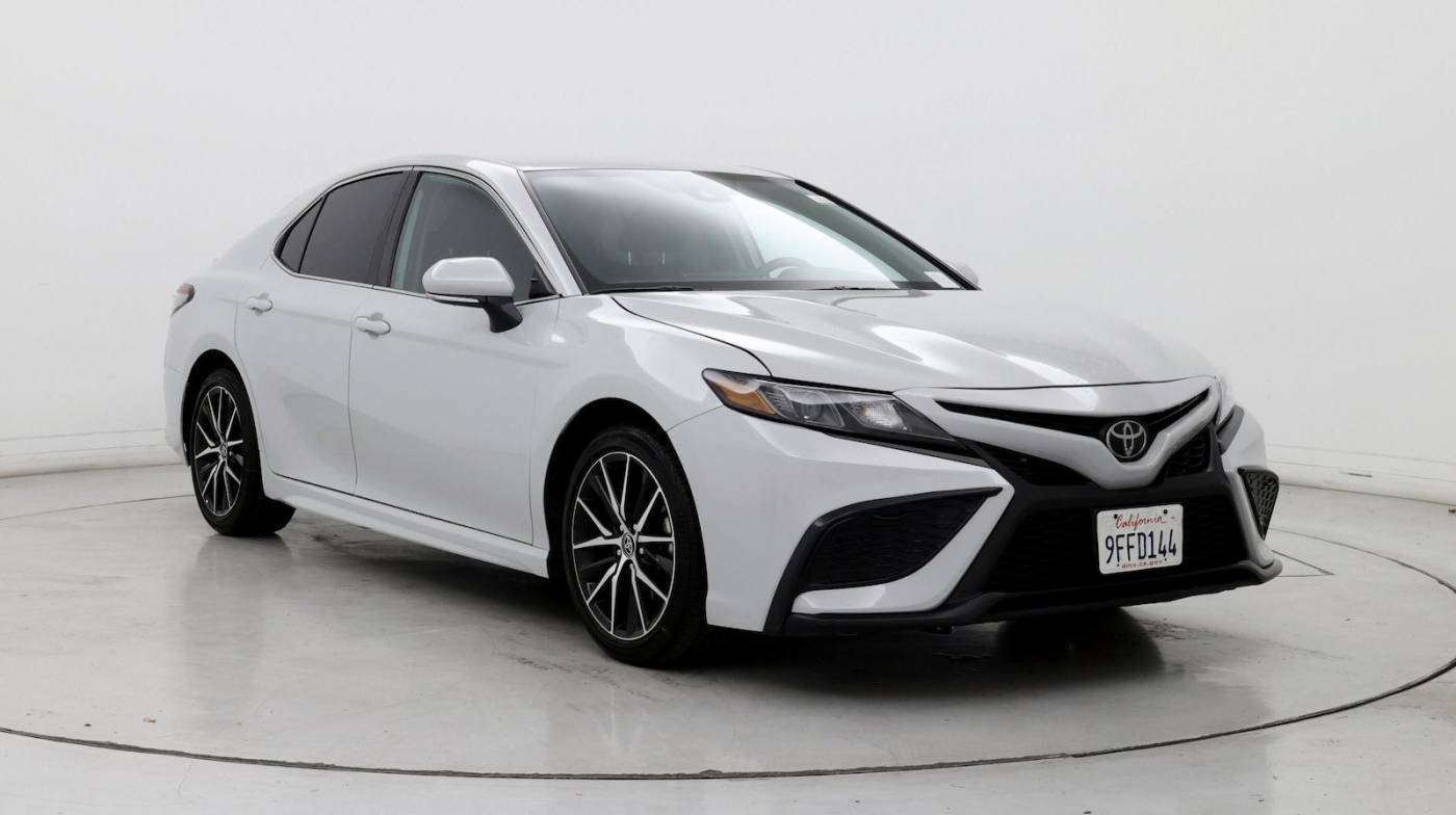 2023 Toyota Camry SE — Sedan — 30,415 mi — Bakersfield, CA