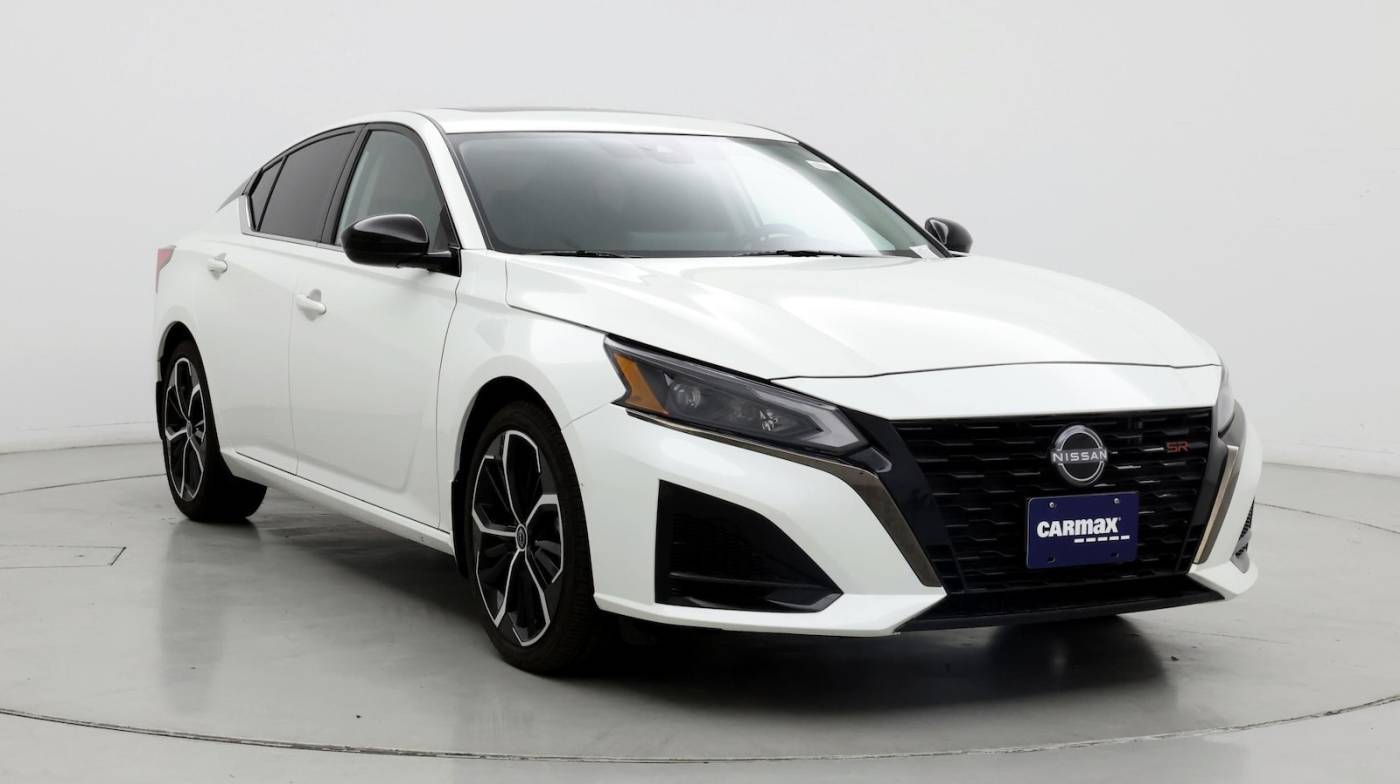 2023 Nissan Altima SR — Sedan — 5,034 mi — Bakersfield, CA
