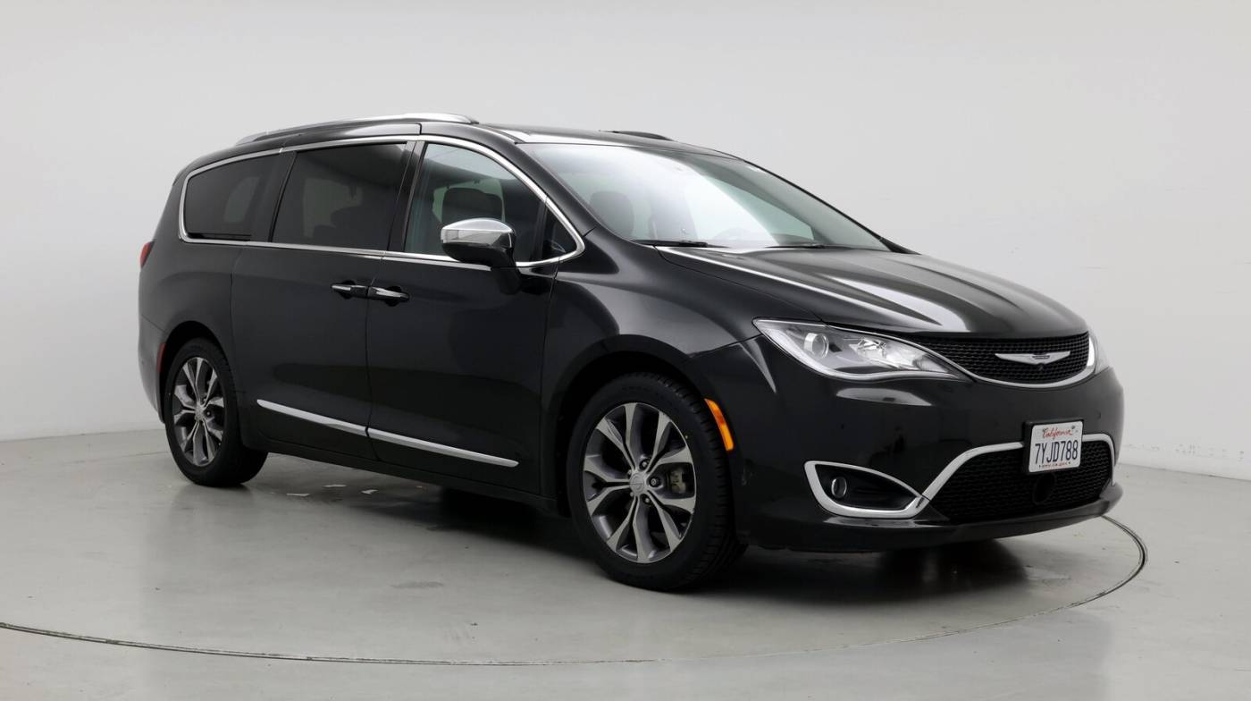 2017 Chrysler Pacifica Limited — Minivan — 32,949 mi — Bakersfield, CA