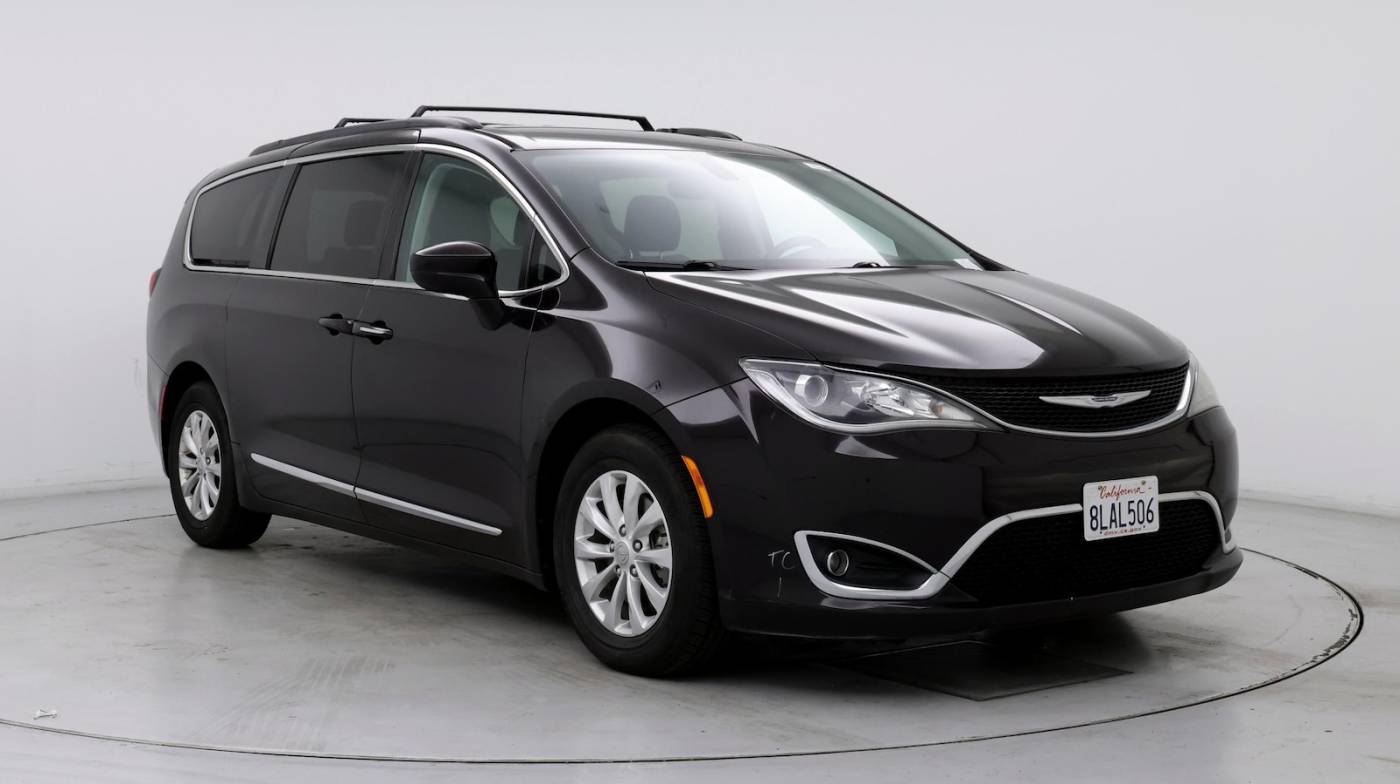 2017 Chrysler Pacifica Touring L — Minivan — 72,541 mi — Bakersfield, CA