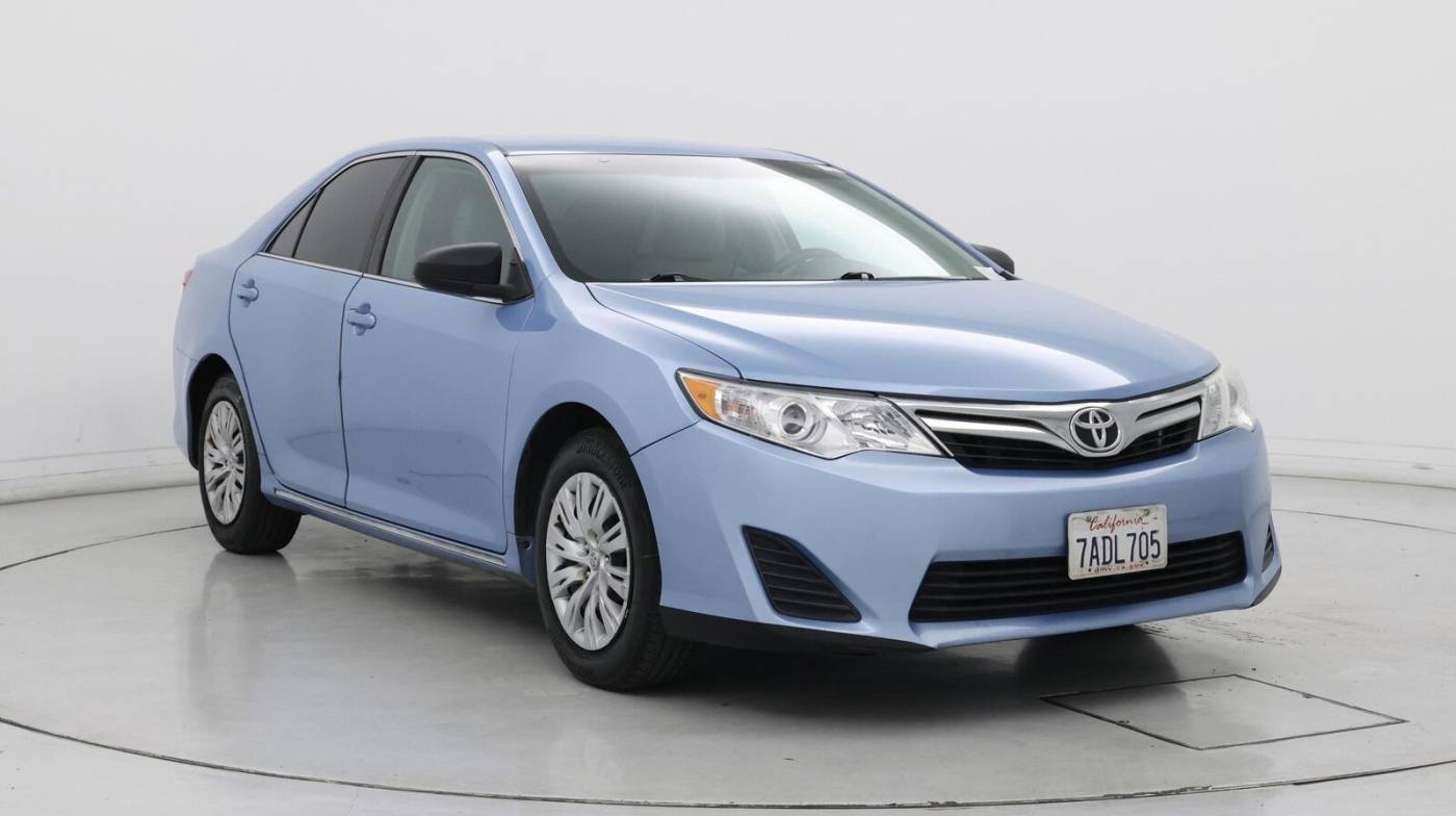 2013 Toyota Camry LE — Sedan — 105,020 mi — Bakersfield, CA