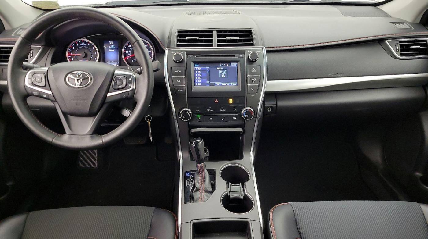 2017 Toyota Camry SE — Sedan — 44,872 mi — Bakersfield, CA