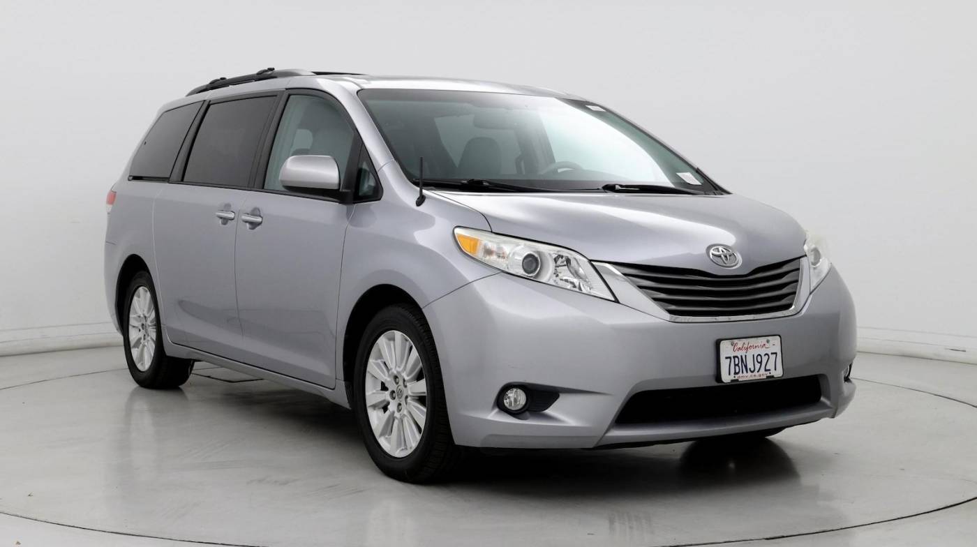 2013 Toyota Sienna XLE — Minivan — 69,512 mi — Bakersfield, CA