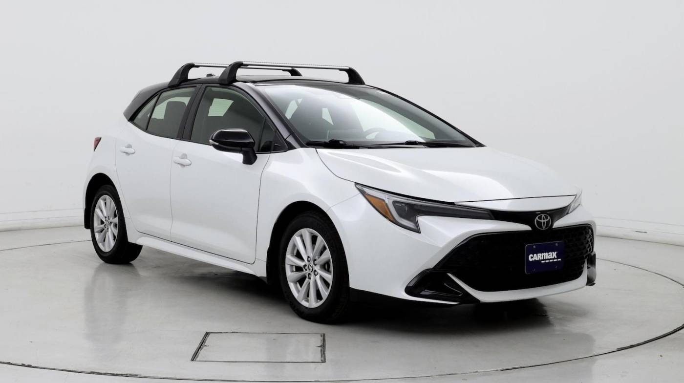 2023 Toyota Corolla Hatchback SE — Hatchback — 11,924 mi — Bakersfield, CA