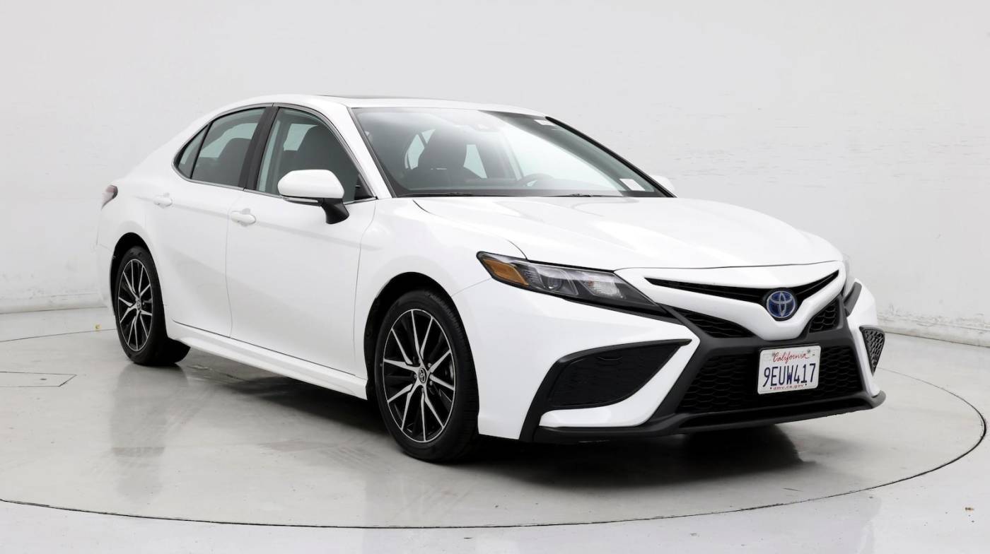 2023 Toyota Camry Hybrid SE — Sedan — 18,489 mi — Bakersfield, CA