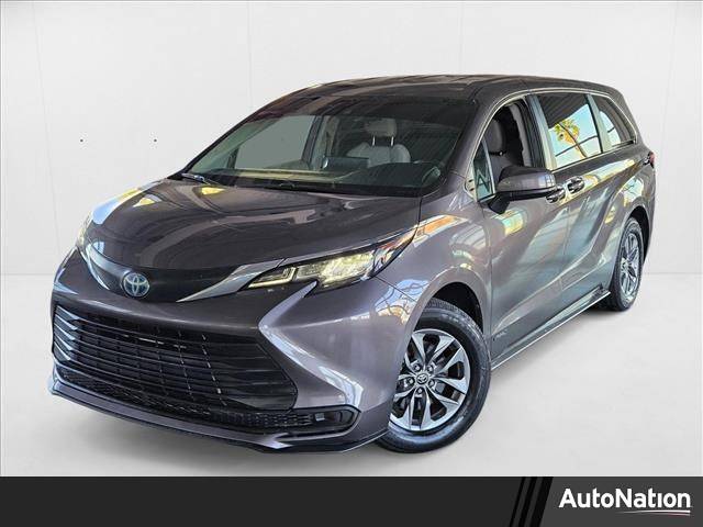 2021 Toyota Sienna LE — Minivan — 71,909 mi — Henderson, NV