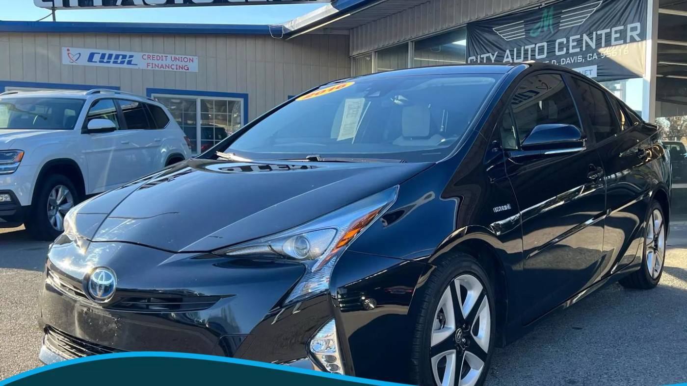 2016 Toyota Prius Three Touring — Hatchback — 127,786 mi — Davis, CA