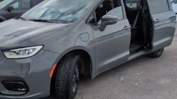 2022 Chrysler Pacifica Hybrid Touring L — Minivan — 71,993 mi — Blackfoot, ID