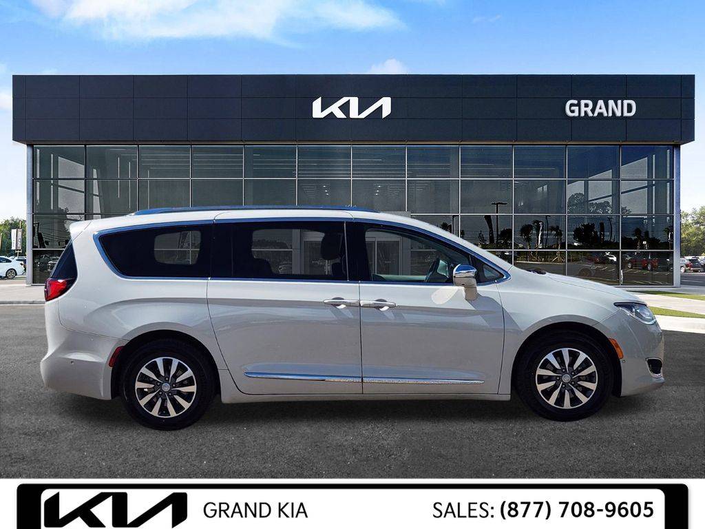 2020 Chrysler Pacifica Hybrid Limited — Minivan — 113,387 mi — Thornton, CO