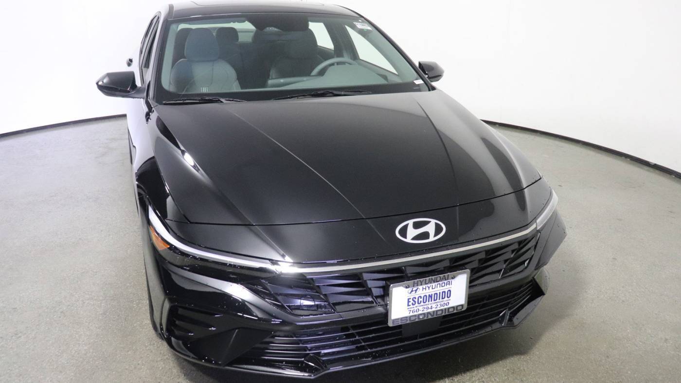 2025 Hyundai Elantra SEL Convenience — Sedan — 3,908 mi — Escondido, CA