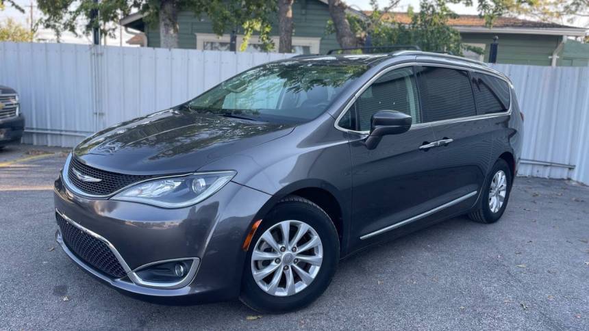 2018 Chrysler Pacifica Touring L — Minivan — 120,743 mi — Houston, TX