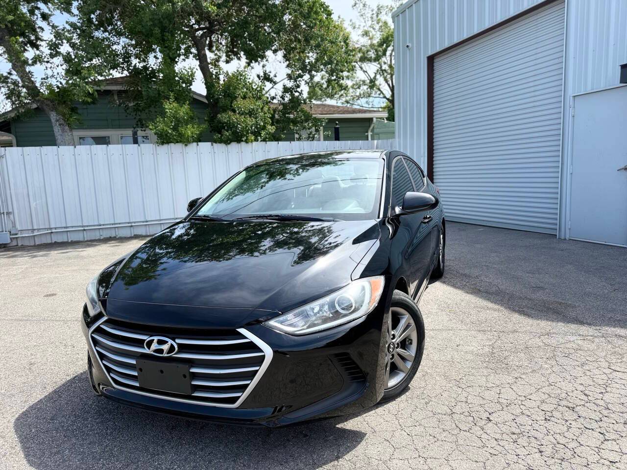 2017 Hyundai Elantra SE — Sedan — 80,970 mi — Houston, TX