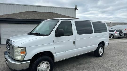 Used ford store e350 passenger van