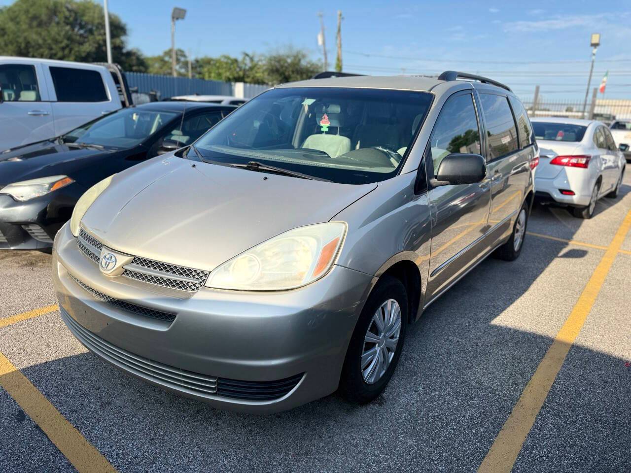 2005 Toyota Sienna CE — Minivan — 269,932 mi — Houston, TX