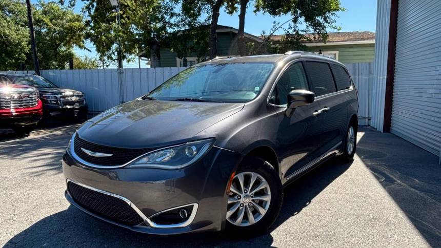 2018 Chrysler Pacifica Touring L — Minivan — 75,031 mi — Houston, TX